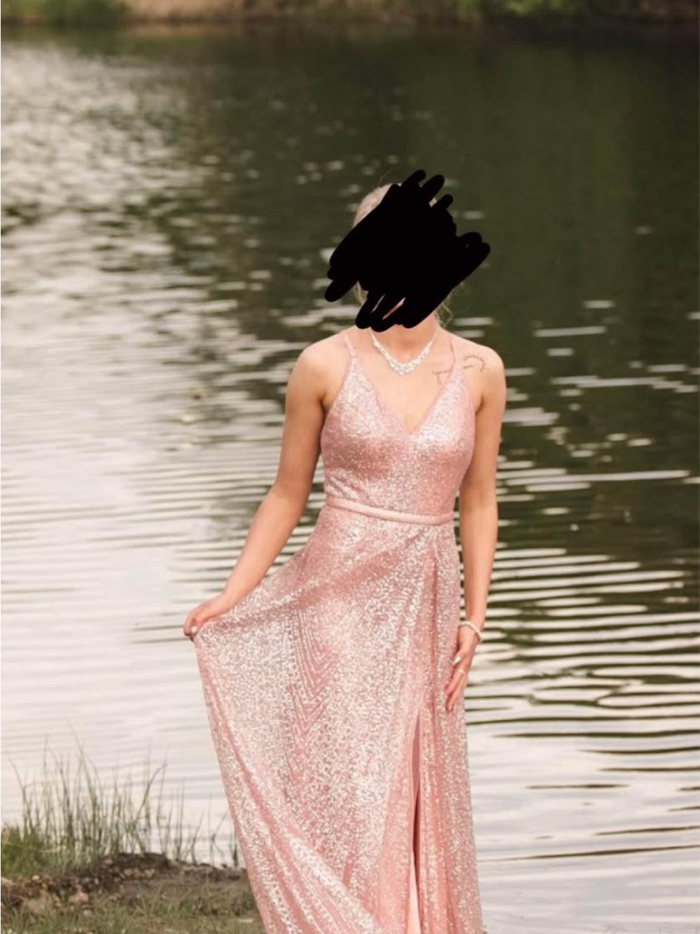 Elegant Pink Sequin V-Neck Evening Dress